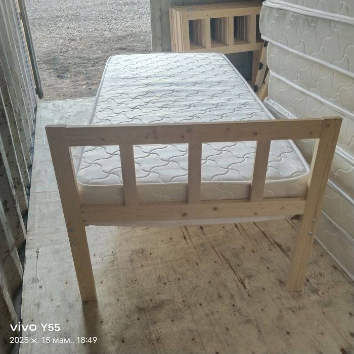 Деревянные односпальные кровати