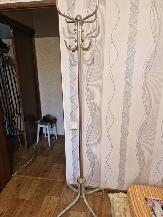 Продаем вешалки железные 4шт