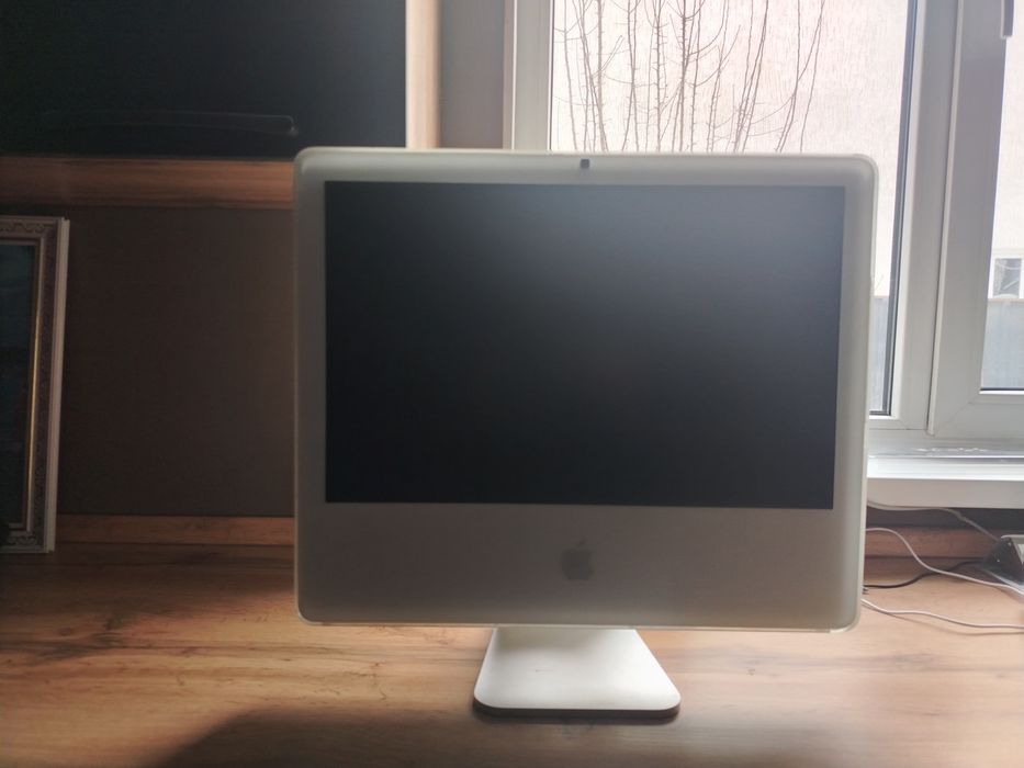 Samsung Galaxy A51 и Apple iMac G5