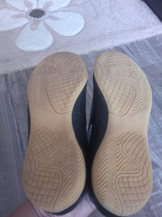 Маратонки Adidas номер 37