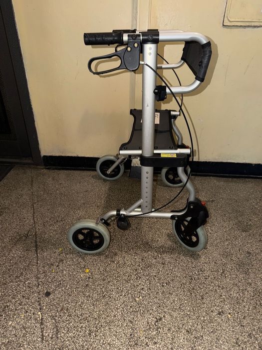 Cadru persoane invalide batrani dizabilitati