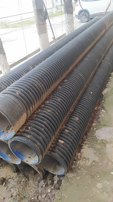 Kanalizatsiya trubasi