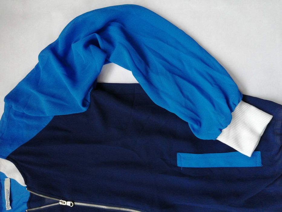 Jacheta Stradivarius dama masura S sport blue cu alb transparenta