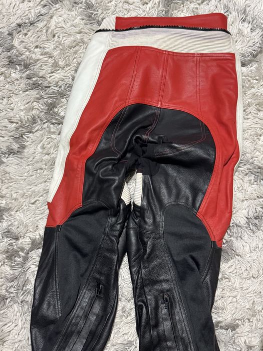 Pantaloni moto de piele