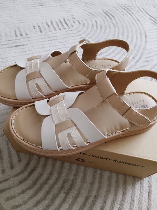 Продам новые босоножки