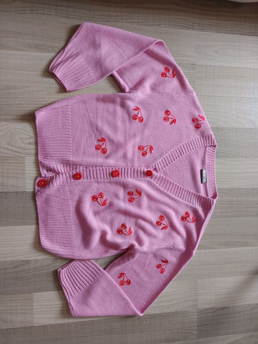 Нова жилетка на череши