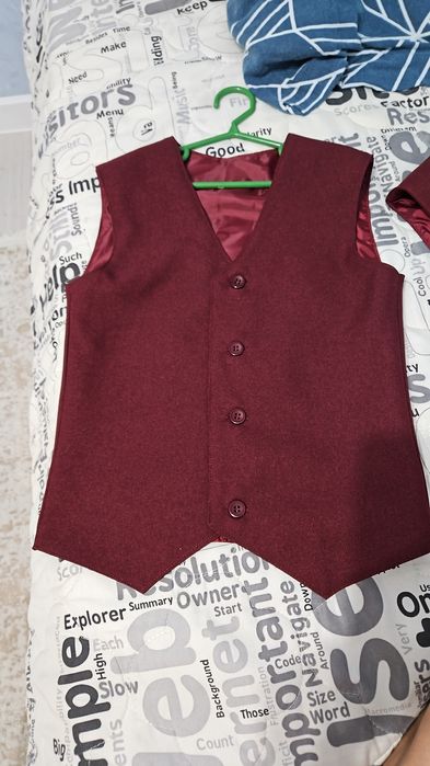 Продам школьные жилет