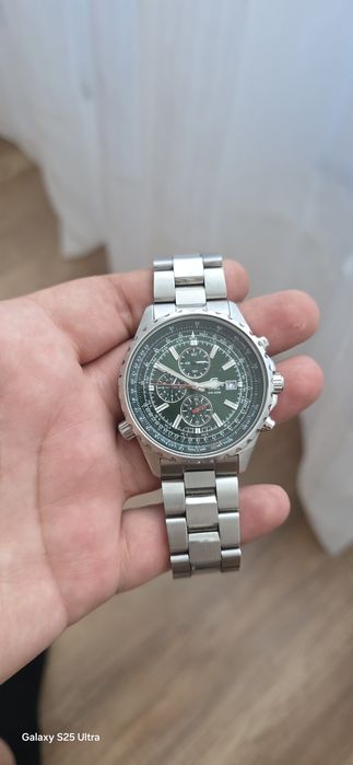 Продавам часовник Casio