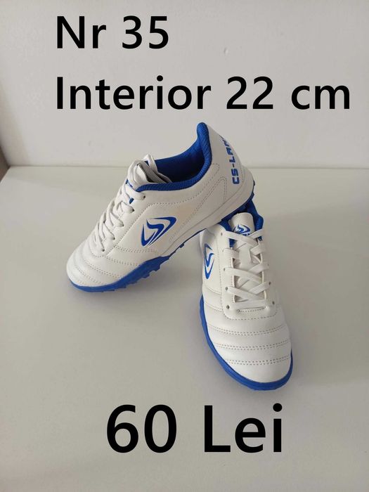 Ghete fotbal noi,  6 perechi nr 35 si o pereche nr 38.