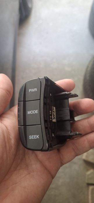 Продам кнопки руля мултимедия от jentra и nexia 3 оригинал