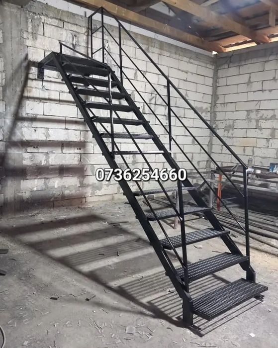 Scara de exterior metalice