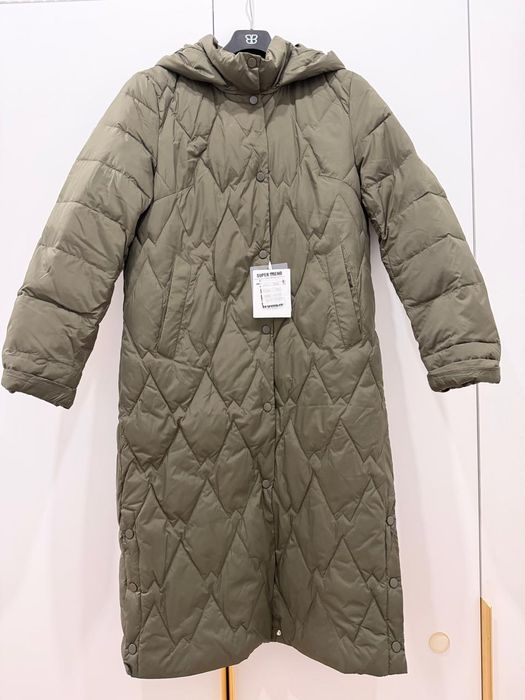 Куртка пуховик новая пальто