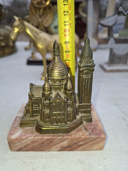 Статуетки внос от Франция