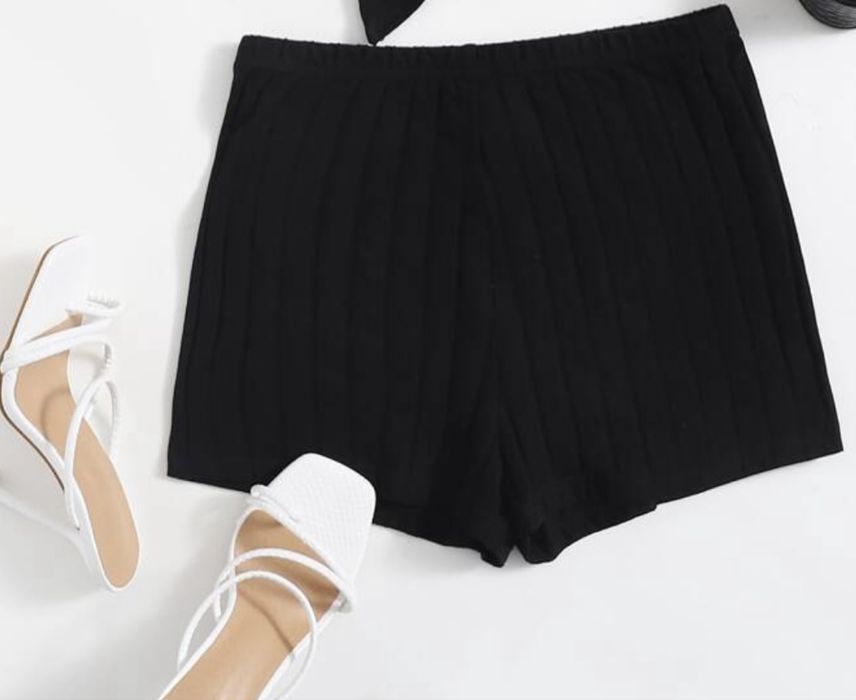 Спортно бюстие и панталонки с джоб