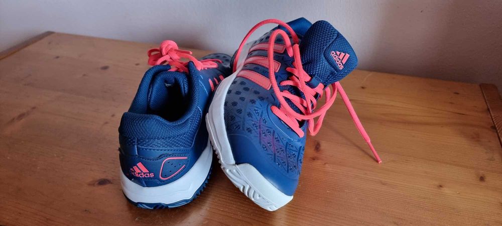 Pantofi sport ADIDAS  ADITUFF originali, noi