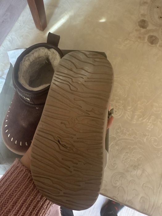 Продаётся зимний обувь