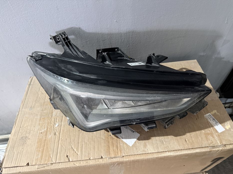 far cupra born full led partea dreapta 10f941008h