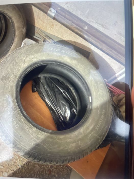 Продам  шины  шипованные  б/у  265/65R17