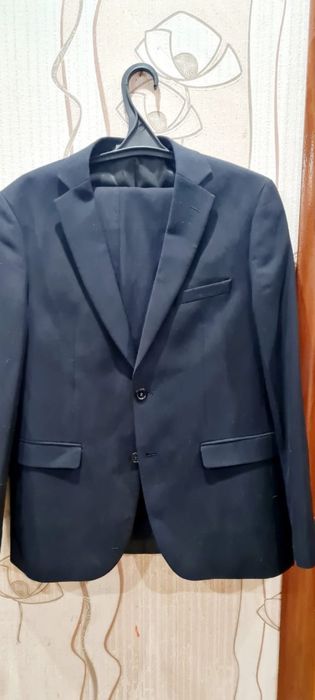Продам мужской костюм