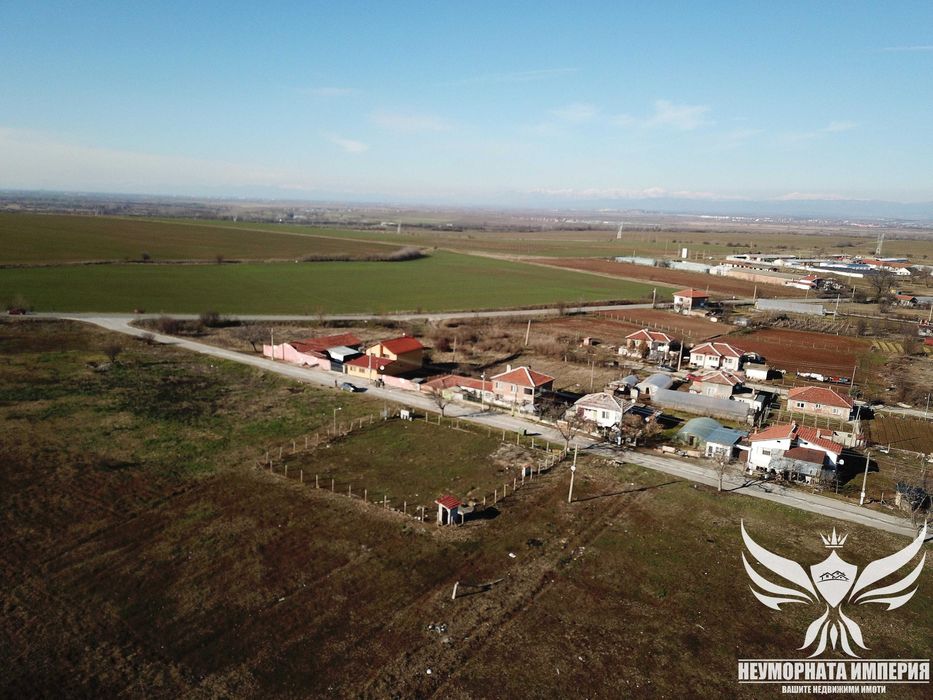 Продавам парцел 1100кв.м. в с.Селци, общ.Садово статут УПИ