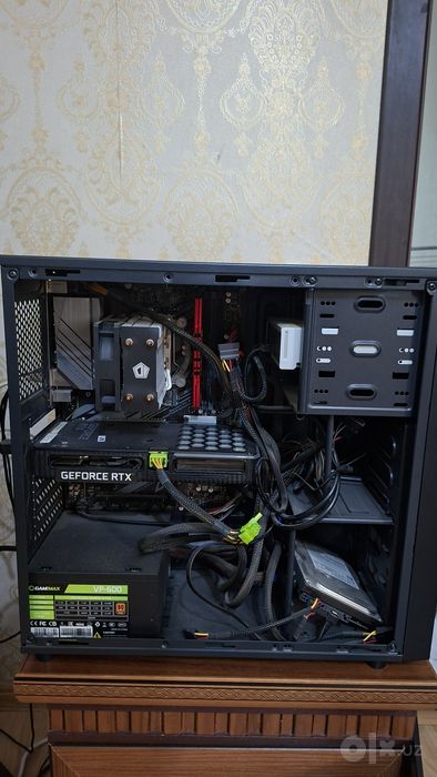 Продаётся пк кейс ddr4 core i5 9400