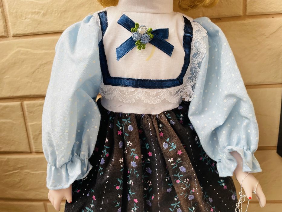 Allison красива нова порцеланова кукла от Америка