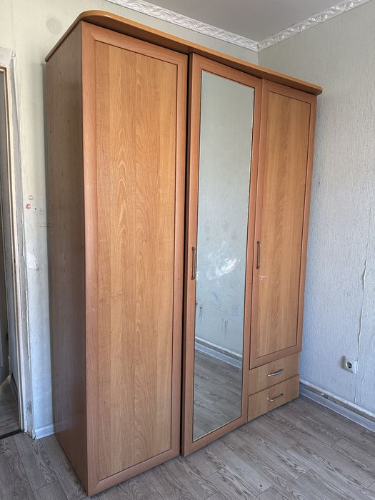 Отдам диван и шкаф, САМОВЫВОЗ.