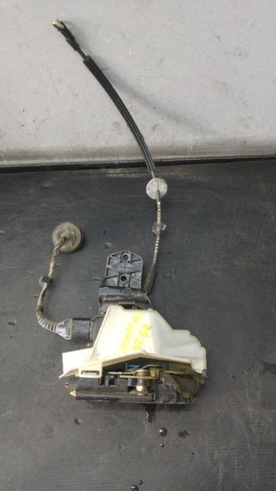 Broasca usa stanga spate vw passat b5.5 3b0837867