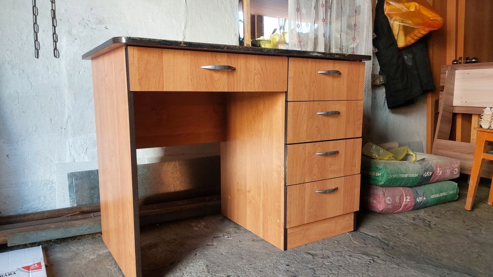 Стол письменный- рабочий