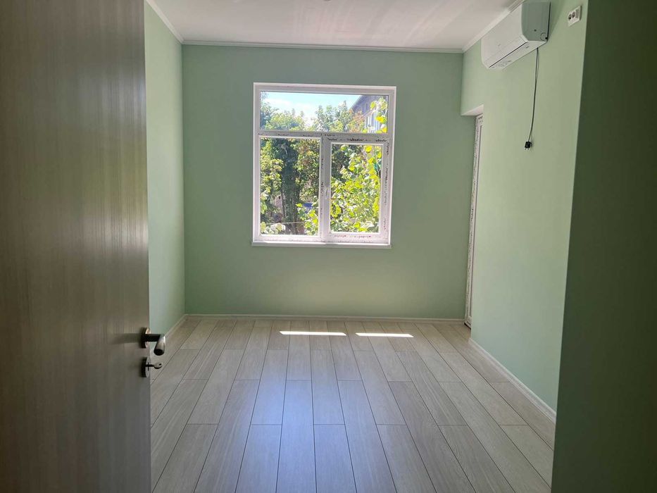 Продава се Четиристаен апартамент в Велинград - 170 кв.м за 530 €/кв.м - Снимка #4