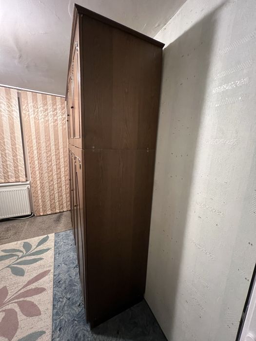 4крилен гардероб с надстройка