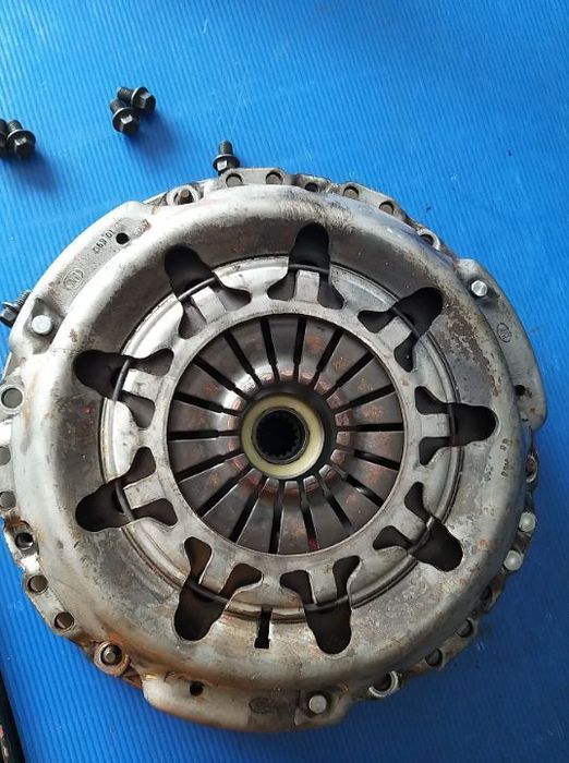 Kit ambreiaj volanta masa simpla ugjc 1.5 tdci ford b-max fiesta focus 3