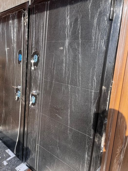 Металлические двер выходные двер