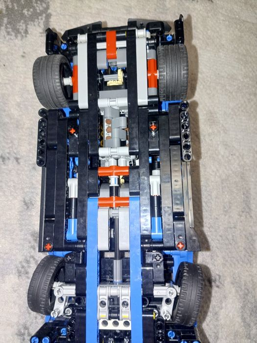 LEGO Technic 42123 McLaren Senna GTR.