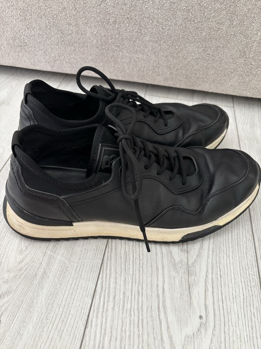 Продам мужские кроссовки