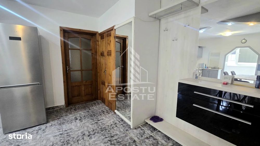 Apartament de vanzare cu 3 camere, decomandat,centrala proprie,Lipovei