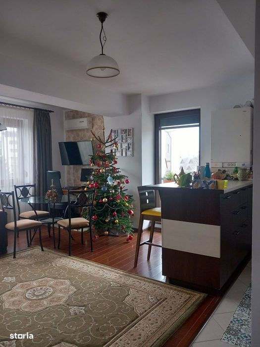 Vând apartament 3 camere Băneasa