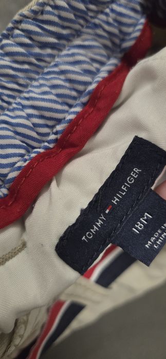 Pantaloni pentru baieti Tommy Hilfiger,marimea 18 luni stare foarte buna