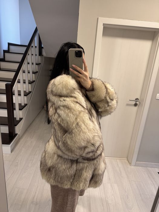 Vând blană naturală de vulpe , este ca noua