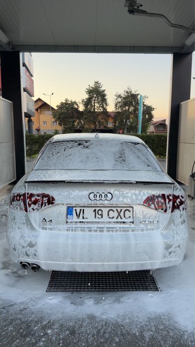 Audi A4 b8.