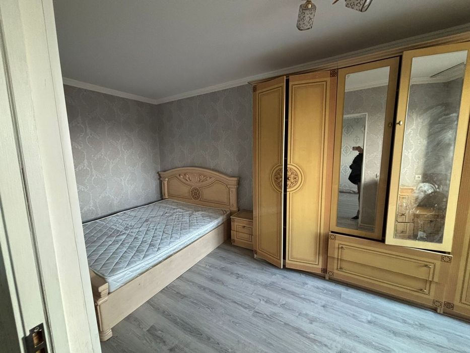 Спальный гарнитур б/у