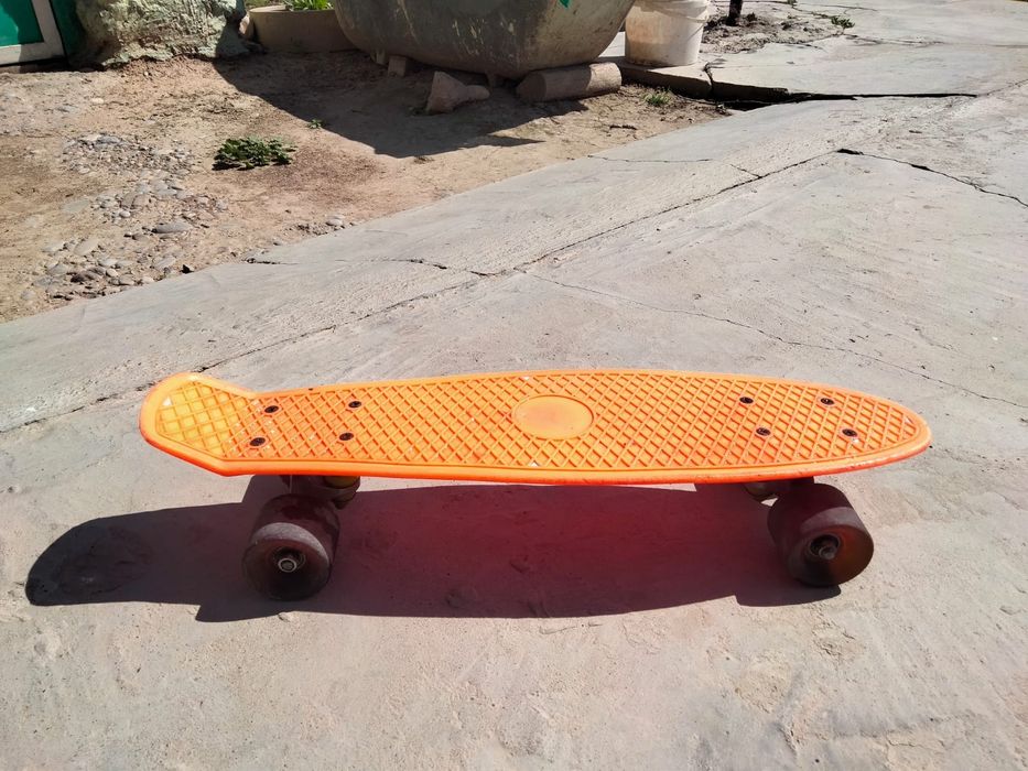 Продам пинеборд оранжевый