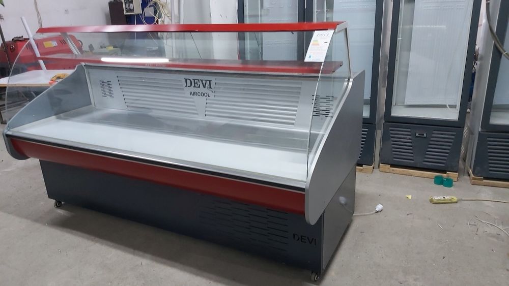 Новые фирменные витринные холодильники DEVI.