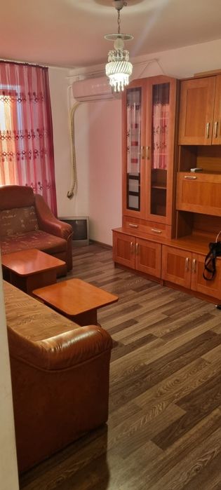 Închiriez apartament 3 camere 550 euro