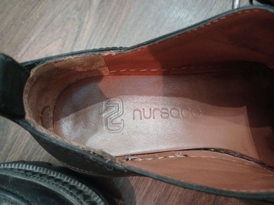 Осение кожаные ботинки  Nursace