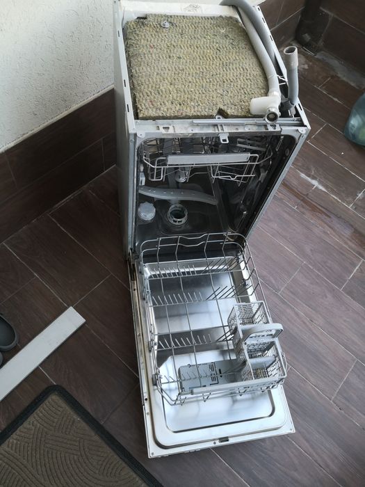 Masina spalat vase Whrilpool cu defect evacuare apa