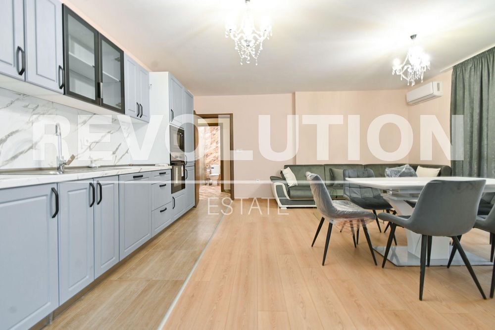 Тристаен апартамент в ж.к. Дружба 2 .