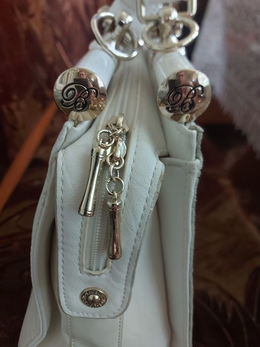 Продается нарядная сумка.