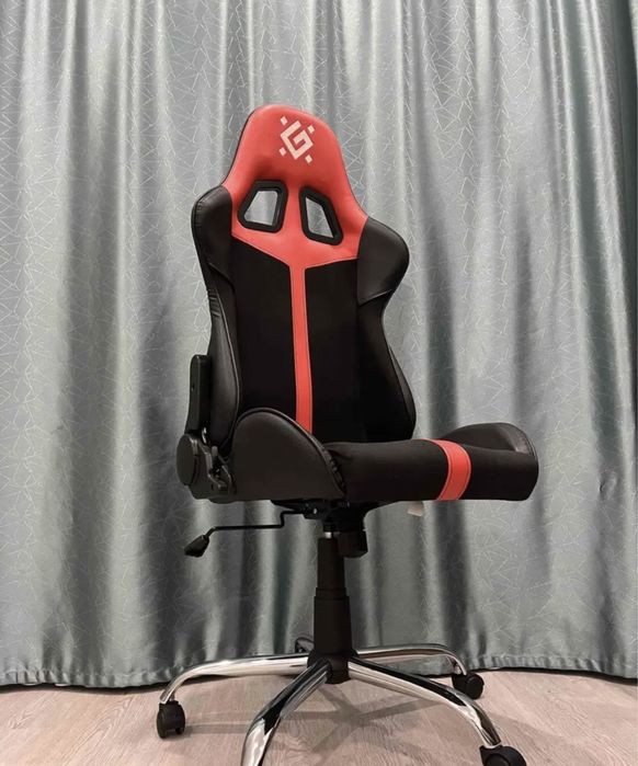 Игровое компьютерное кресло