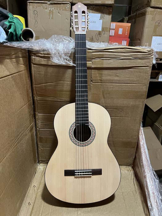Yamaha c40 M оригинал
